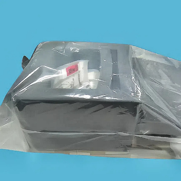 La boîte de goutte noire spécialisée assure le transport sûr des échantillons de coagulation dans le laboratoire.
