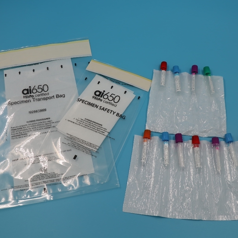 Kit de déversement de matières dangereuses avec résistance à la pression de 95 kPa et 7 poches absorbantes fendues 330 mm x 170 mm